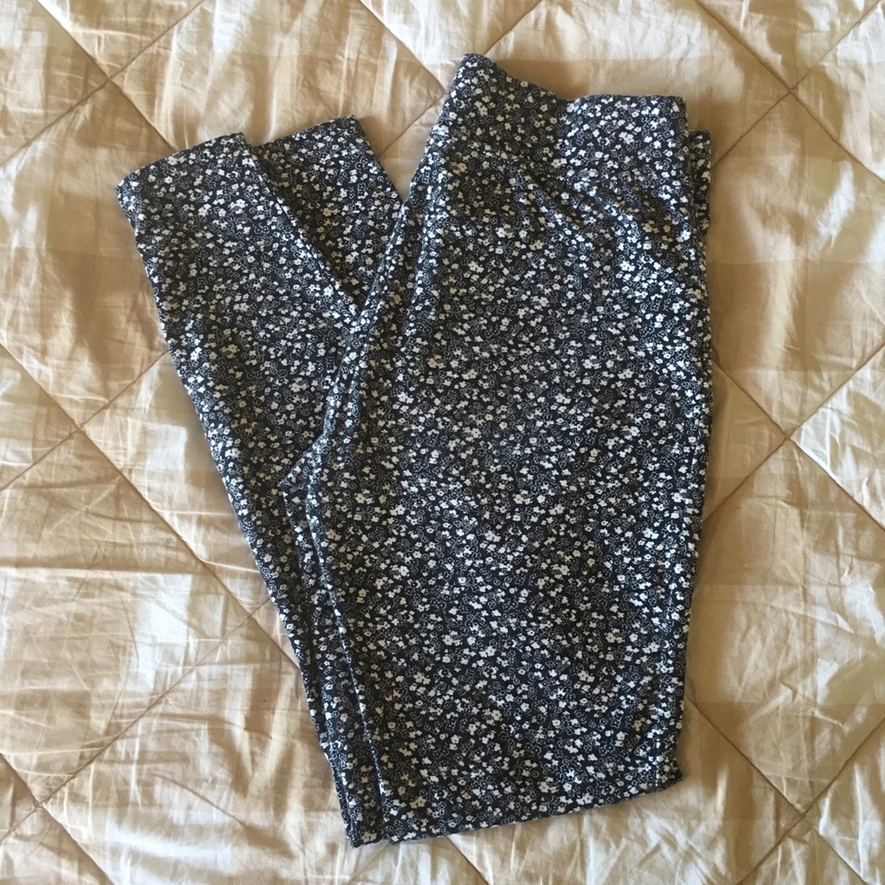Lands’ End Black and White Floral Starfish Leggings Size Small Tall